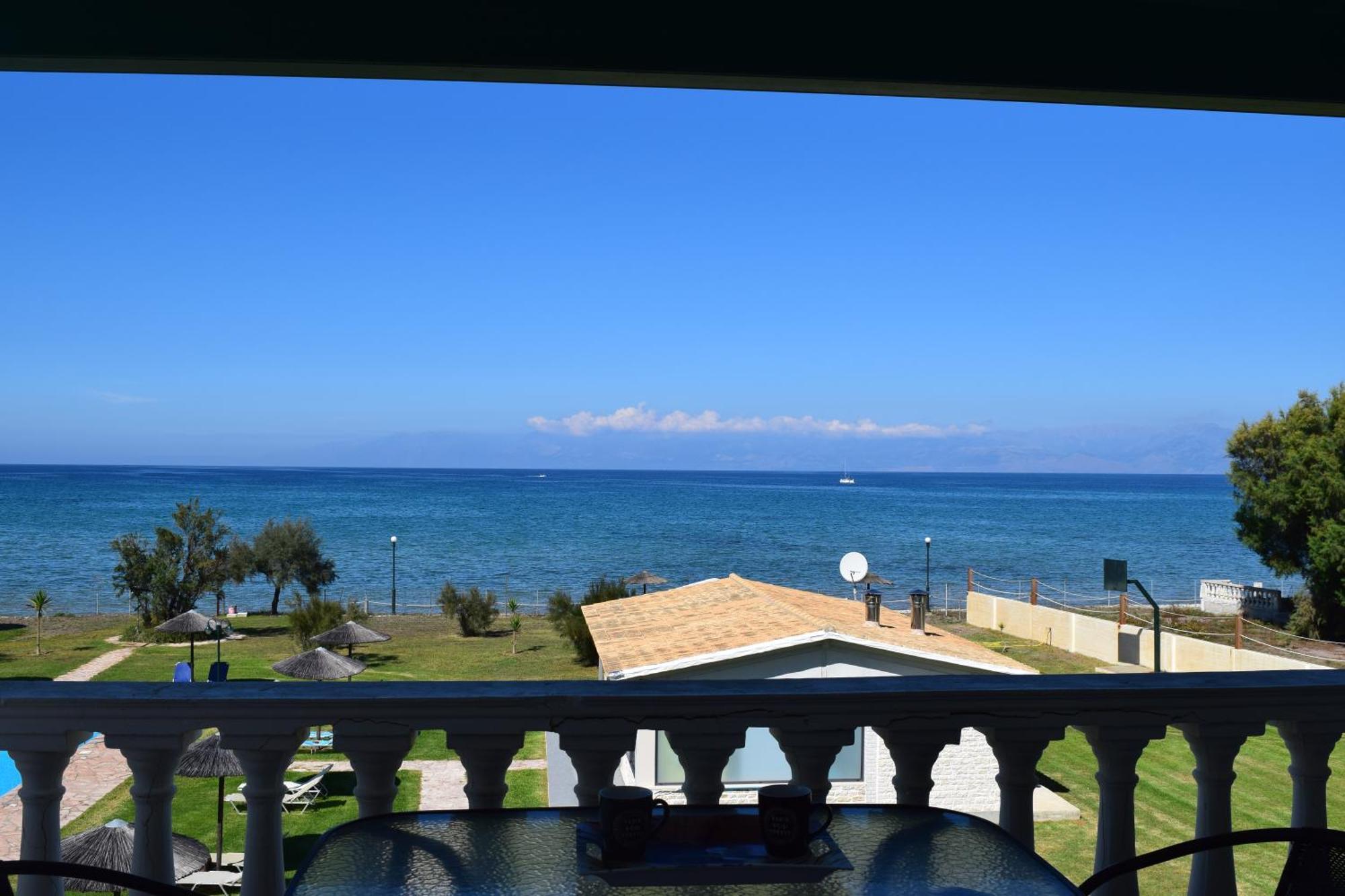 S&C Kosmos Beach Resort Roda  Exterior foto
