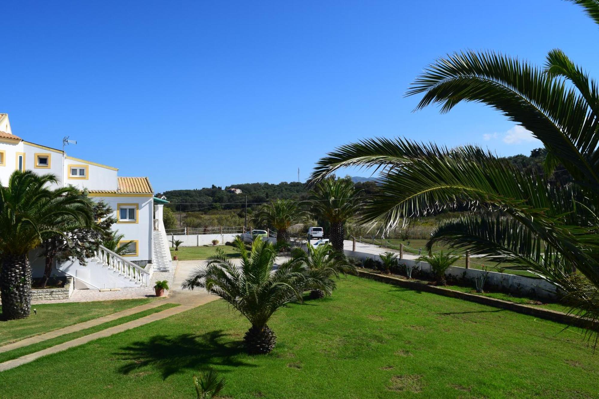 S&C Kosmos Beach Resort Roda  Exterior foto